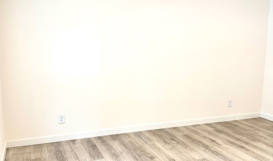 450 Sweetpea Ln, Altoona, WI 54720 - 3 Beds, 2 Bath
