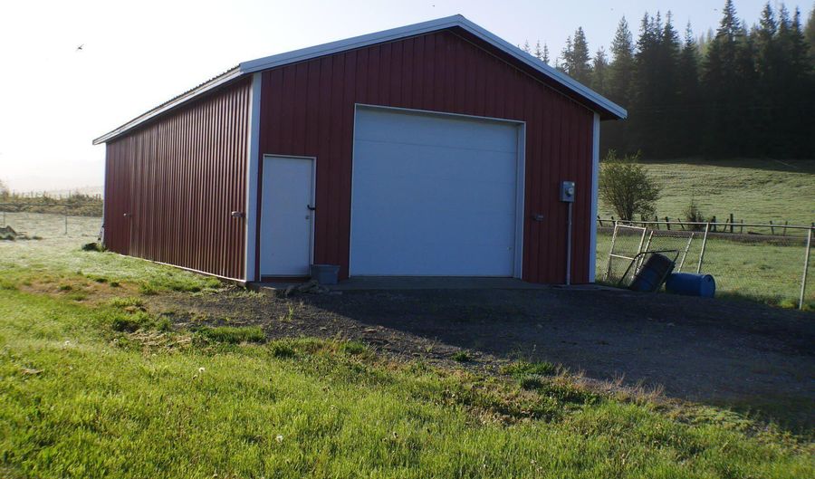 565 Poplar St, Clarkia, ID 83812 - 2 Beds, 2 Bath