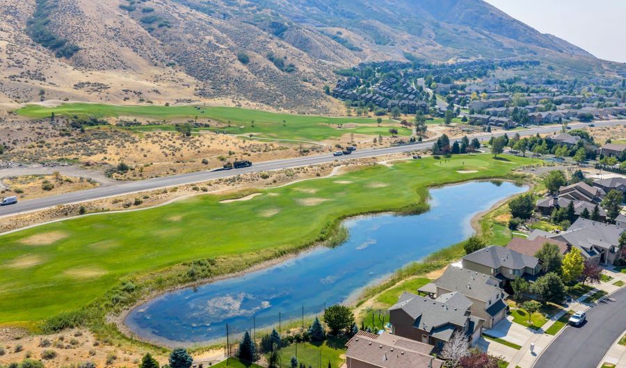 10731 N SHINNECOCK, Cedar Hills, UT 84062 - 6 Beds, 4 Bath