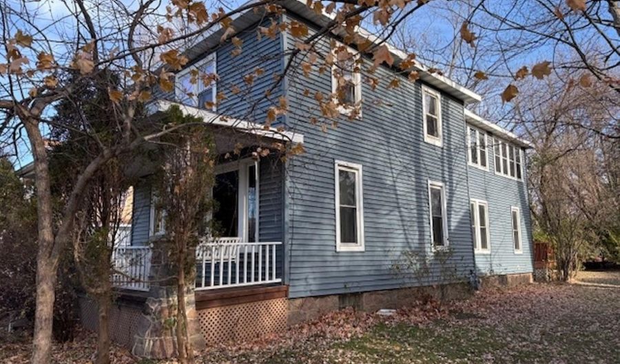 515 VIRGINIA St, Antigo, WI 54409 - 4 Beds, 2 Bath