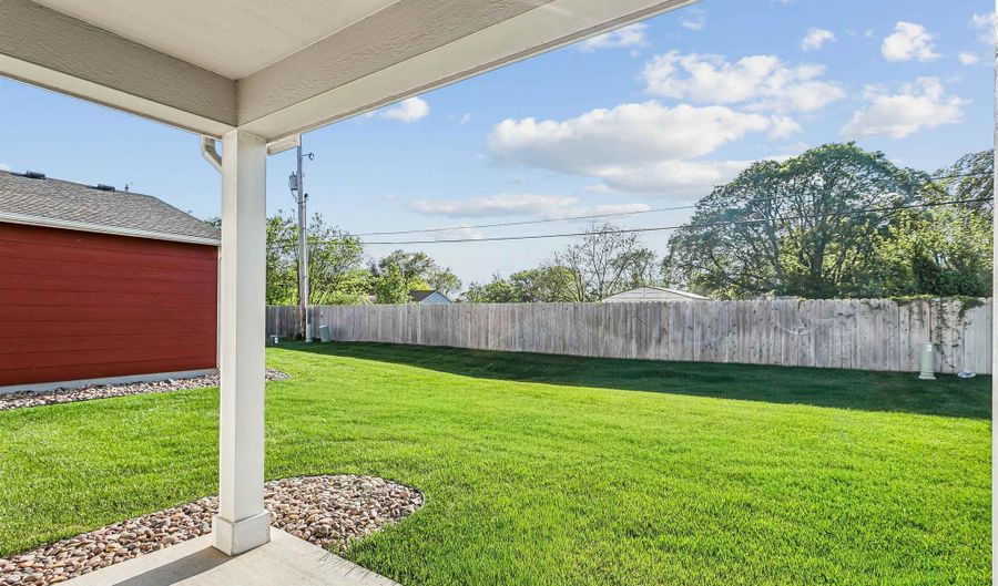 131 S Sunset Dr, Andover, KS 67002 - 3 Beds, 3 Bath