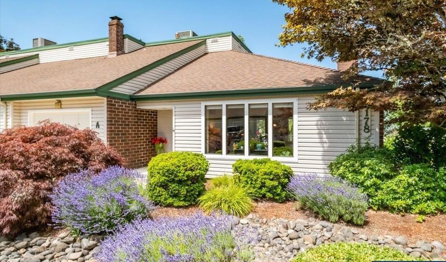3178 Pacific A Pl SW, Albany, OR 97321 - 2 Beds, 2 Bath
