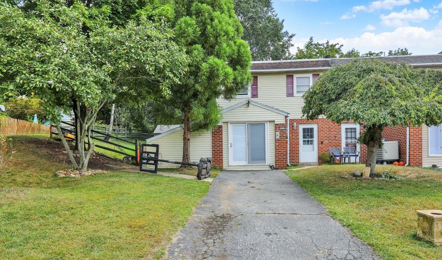 1212 DEER Run, Reading, PA 19606 - 3 Beds, 2 Bath