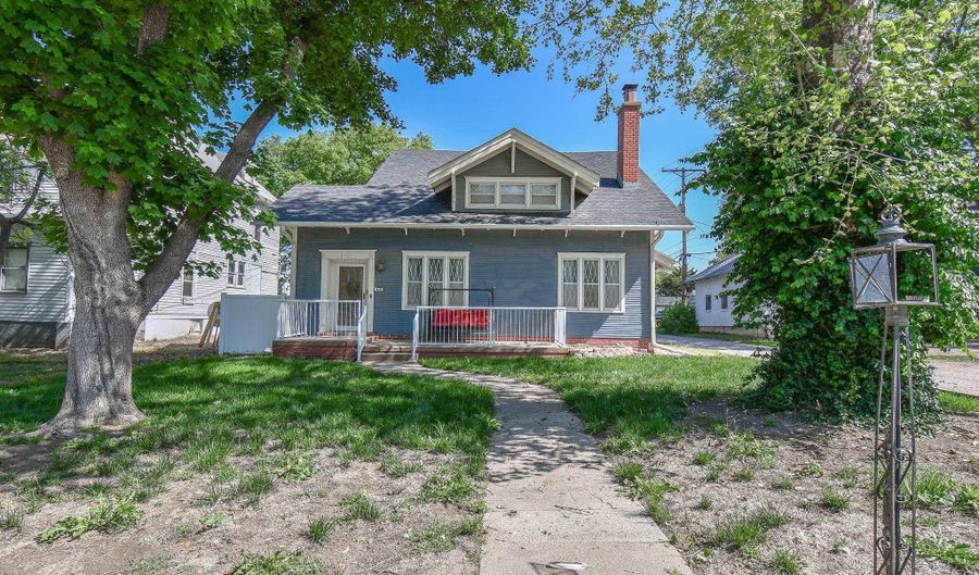 414 Lincoln St, Beatrice, NE 68310 - 3 Beds, 3 Bath