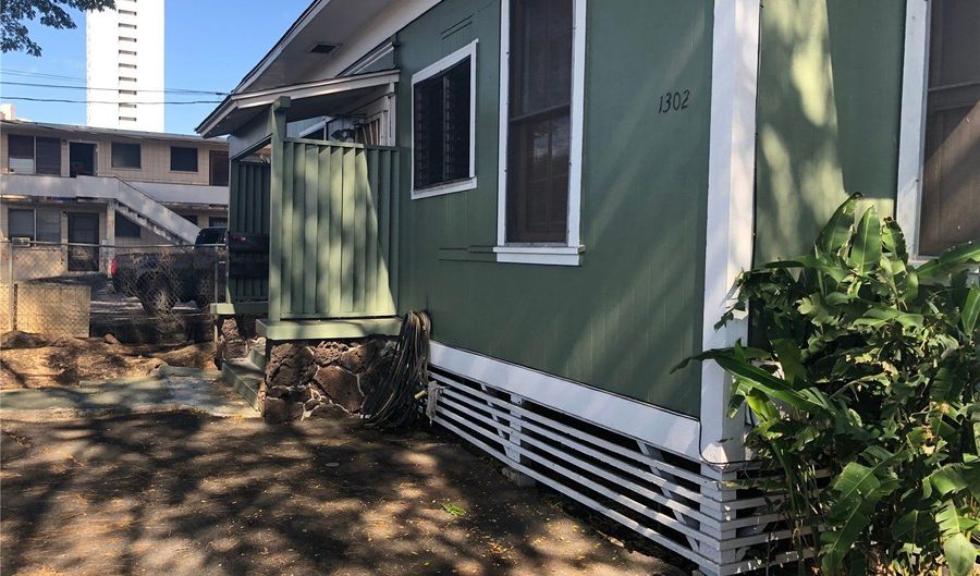 1302 Kinau St 9, Honolulu, HI 96814 - 0 Beds, 4 Bath
