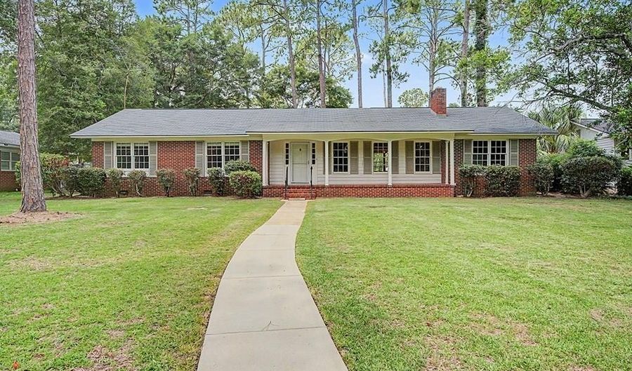 2012 Lakeridge Dr, Albany, GA 31707 - 3 Beds, 2 Bath