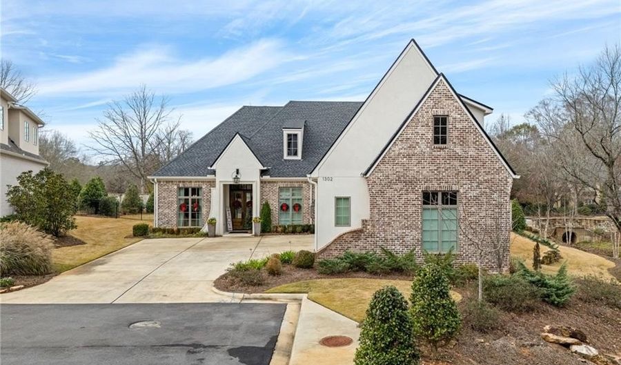 1302 MAGNOLIA CLUB Ct, Auburn, AL 36830 - 5 Beds, 6 Bath