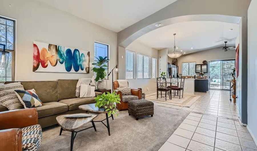 5069 E LUCIA Dr, Cave Creek, AZ 85331 - 2 Beds, 4 Bath