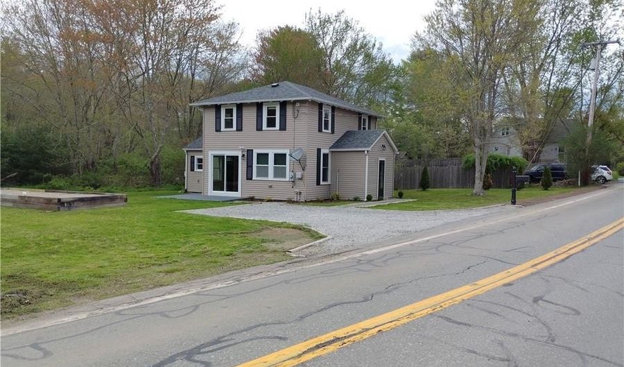 111 Hopkins Hollow Rd, Coventry, RI 02827 - 3 Beds, 2 Bath