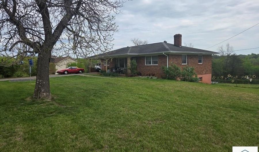 3184 Old Liberty Dr, Axton, VA 24054 - 3 Beds, 2 Bath