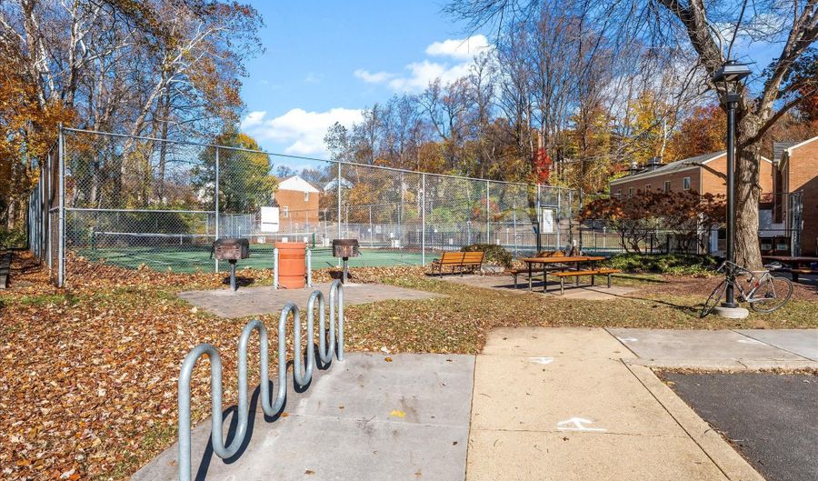 10631 WEYMOUTH St 10631, Bethesda, MD 20814 - 1 Beds, 1 Bath