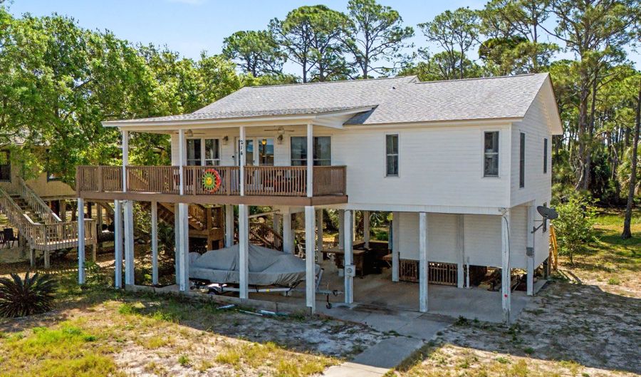 214 HARBOR Cir, Alligator Point, FL 32346 - 3 Beds, 3 Bath