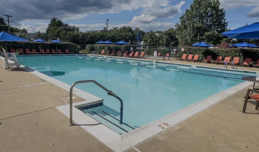 6570 OSPREY POINT Ln, Alexandria, VA 22315 - 3 Beds, 3 Bath