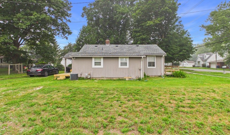 2611 E 10th St, Anderson, IN 46012 - 2 Beds, 1 Bath