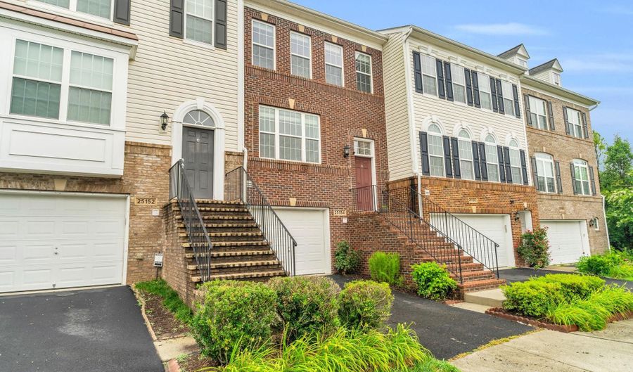 25154 PRAIRIE FIRE Sq, Aldie, VA 20105 - 3 Beds, 4 Bath