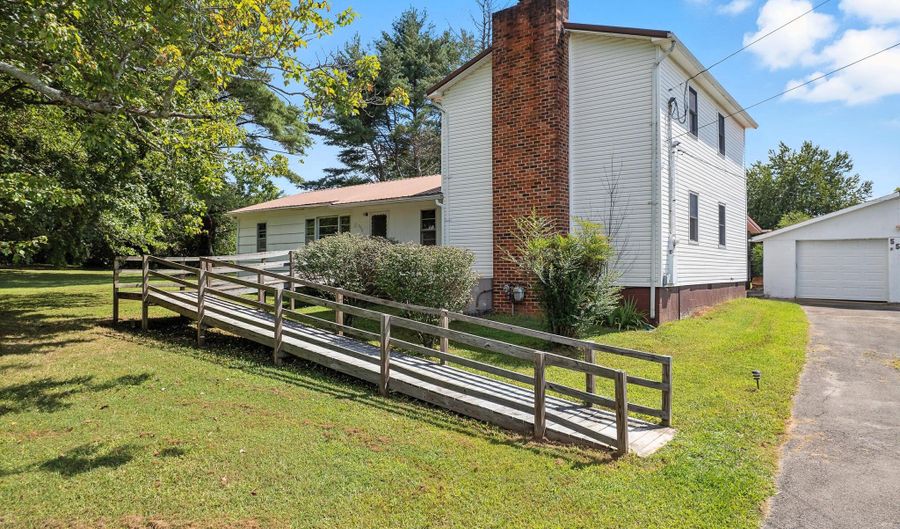 556 County Road 249, Athens, TN 37303 - 5 Beds, 2 Bath