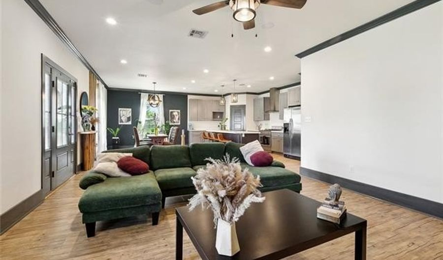 229 JAGUAR Dr, Arabi, LA 70032 - 3 Beds, 2 Bath
