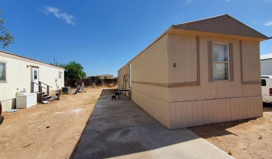 708 W MCMURRAY Blvd 5, Casa Grande, AZ 85122 - 3 Beds, 1 Bath