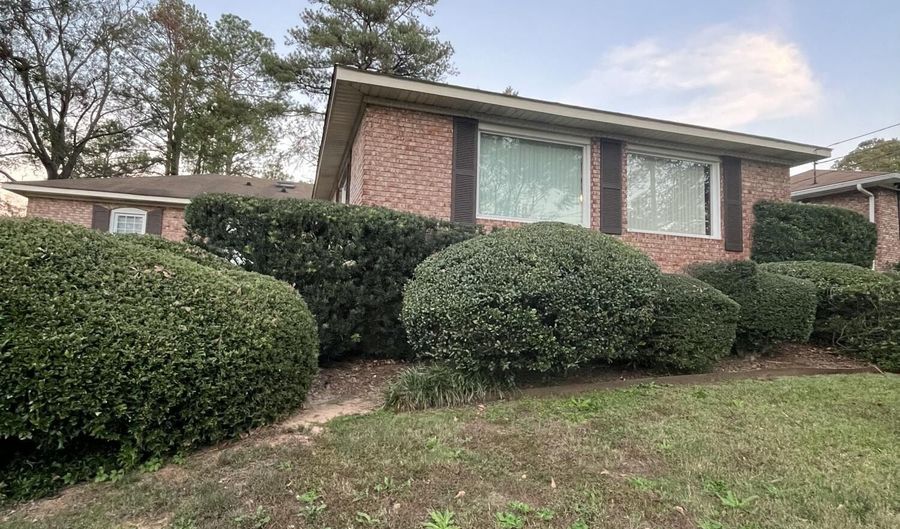 2705 BOLLING ROAD Rd, Augusta, GA 30909 - 4 Beds, 2 Bath