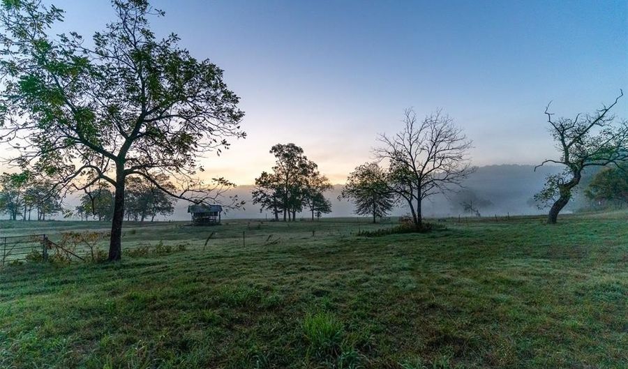 4495 County Road 405, Alton, MO 65606 - 4 Beds, 4 Bath