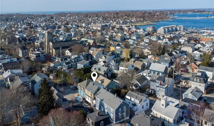 29 Anthony St, Newport, RI 02840 - 3 Beds, 2 Bath
