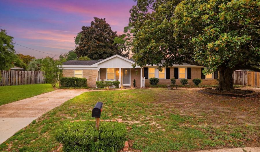 2130 Driftwood Dr, Biloxi, MS 39531 - 4 Beds, 2 Bath