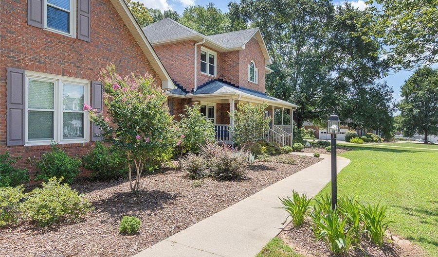 108 Rustic Ln, Anderson, SC 29621 - 4 Beds, 4 Bath