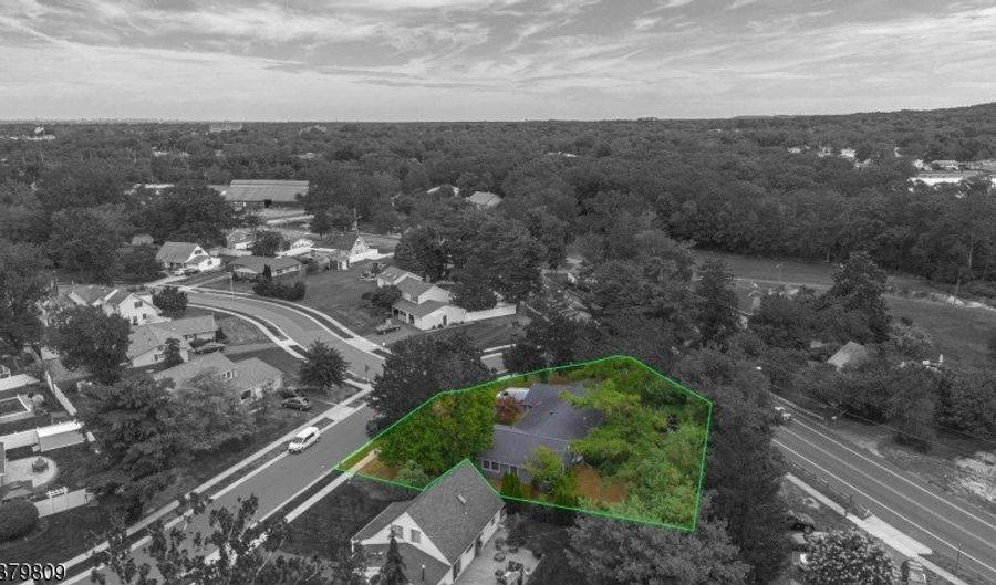 70 Northland Ln, Aberdeen Twp., NJ 07747 - 3 Beds, 3 Bath