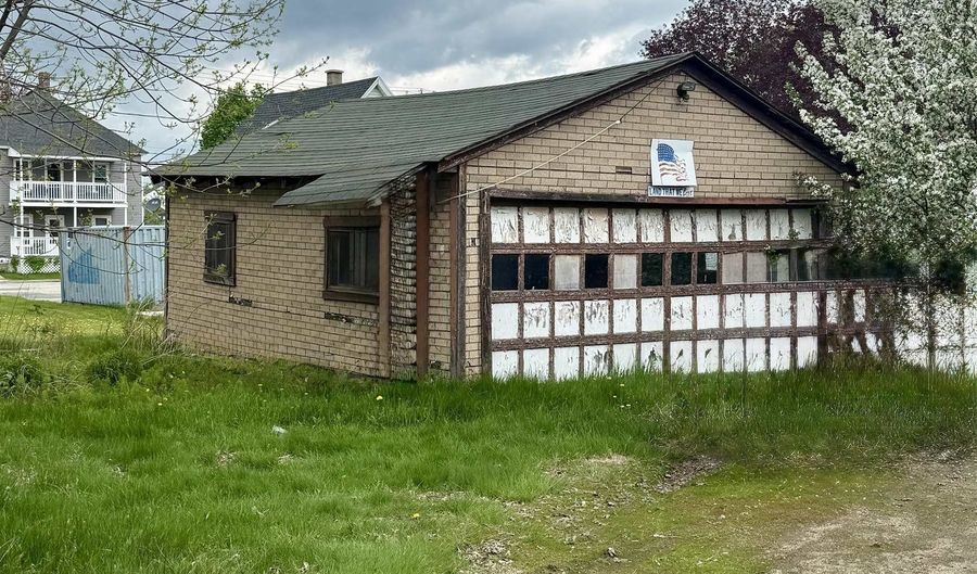 305 Coos St, Berlin, NH 03570 - 2 Beds, 1 Bath