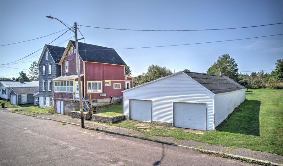 52 Senter St, Ahmeek, MI 49901 - 2 Beds, 1 Bath