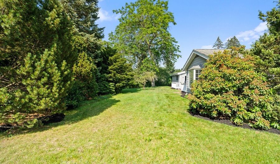 3 Hickory Ln, Andover, MA 01810 - 4 Beds, 3 Bath
