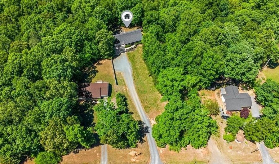1056 Iron Mountain Rd, Asheboro, NC 27205 - 3 Beds, 2 Bath