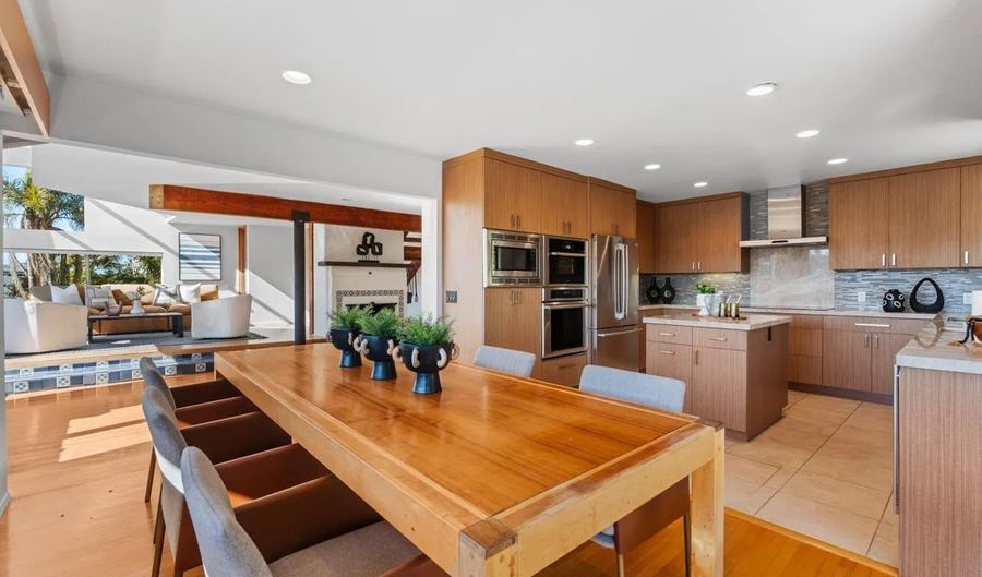 2506 Via Merano, Del Mar, CA 92014 - 2 Beds, 3 Bath