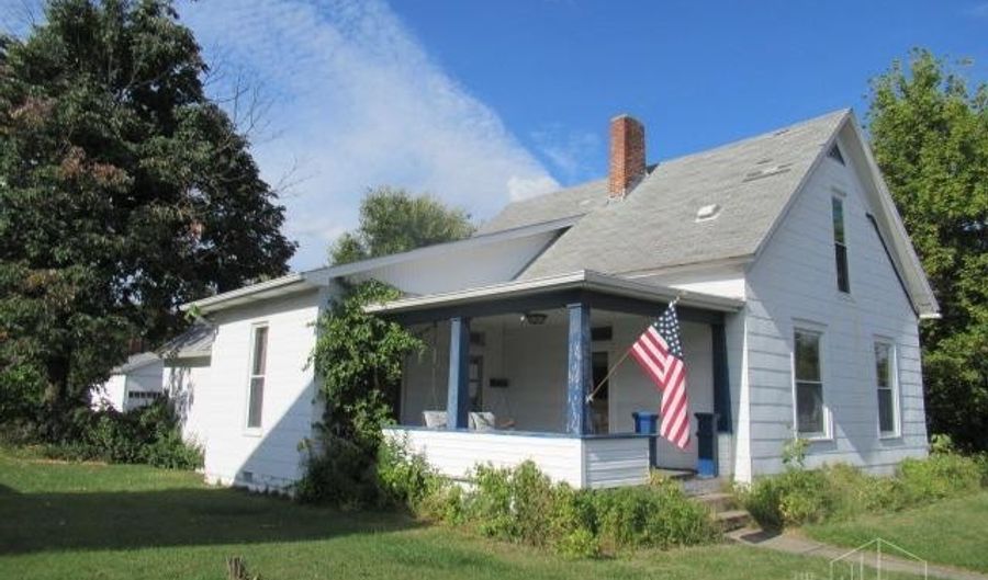 315 Main St, Blanchester, OH 45107 - 3 Beds, 2 Bath