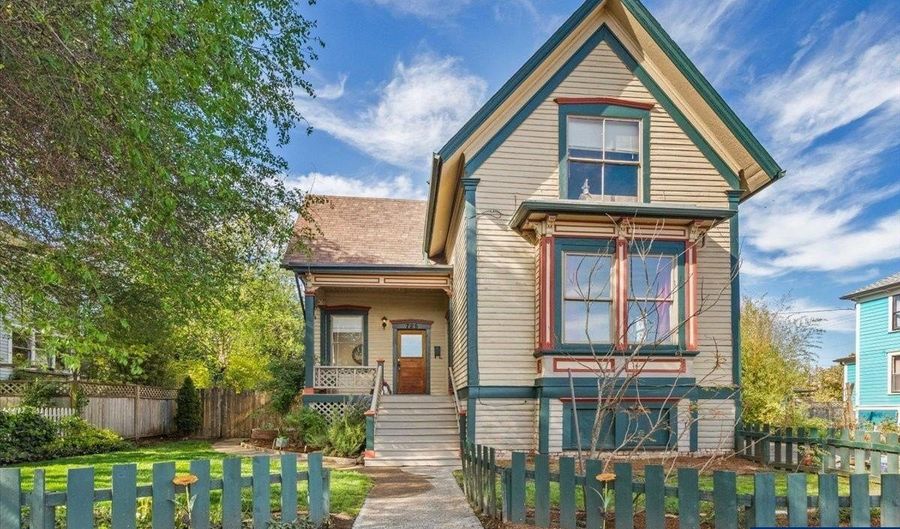 725 6th Ave SW, Albany, OR 97321 - 3 Beds, 2 Bath