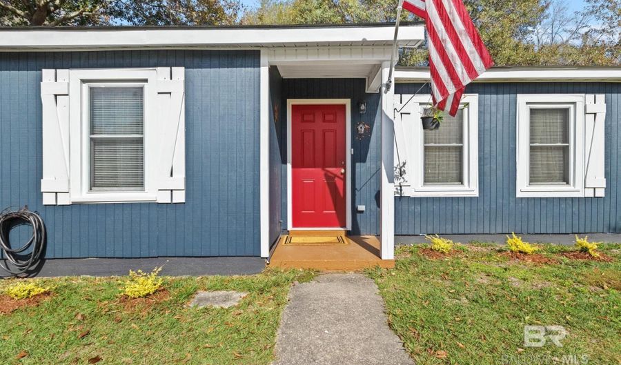 507 E Pine St, Atmore, AL 36502 - 2 Beds, 2 Bath