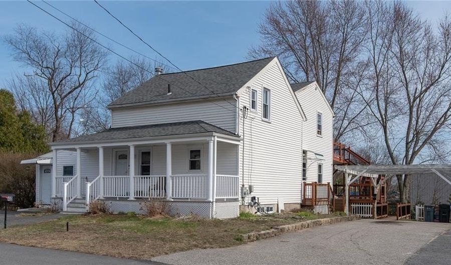 40 Cedar St, Johnston, RI 02919 - 6 Beds, 5 Bath