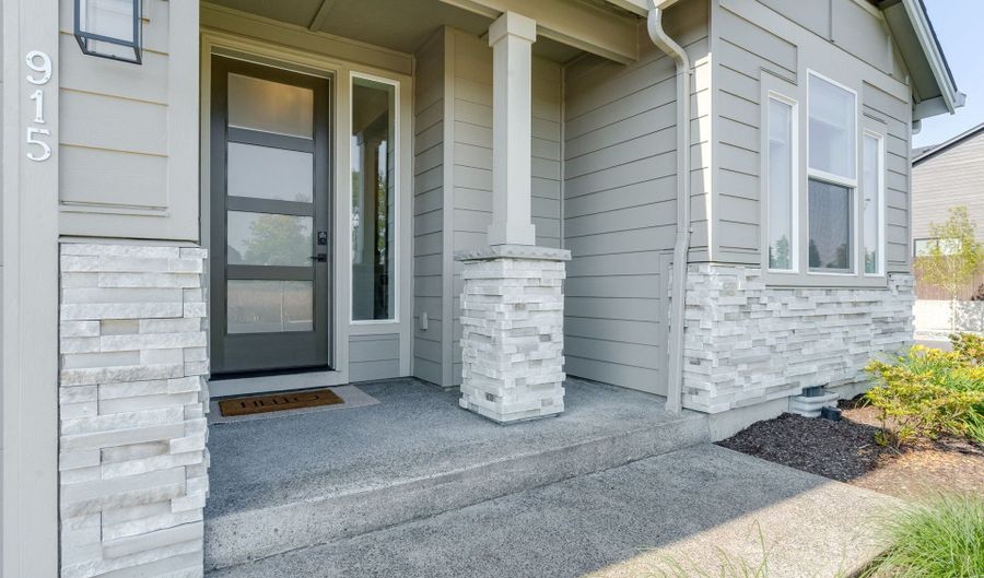 915 SE 35TH St, Battle Ground, WA 98604 - 4 Beds, 3 Bath