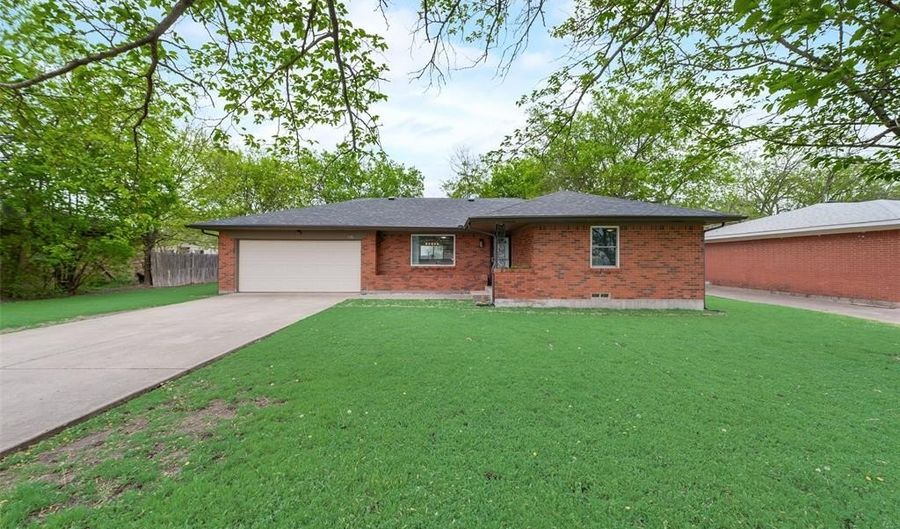 1306 N Powell Pkwy, Anna, TX 75409 - 3 Beds, 2 Bath