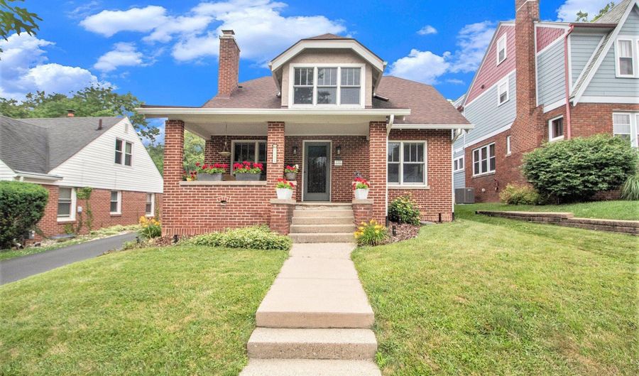 1138 S 7th St, Ann Arbor, MI 48103 - 2 Beds, 2 Bath