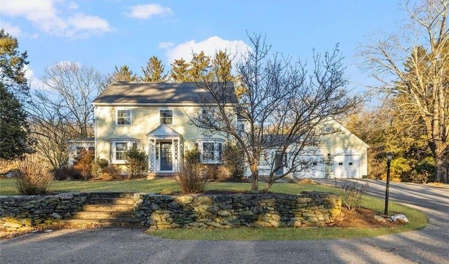 555 Great Rd, Lincoln, RI 02865 - 4 Beds, 2 Bath