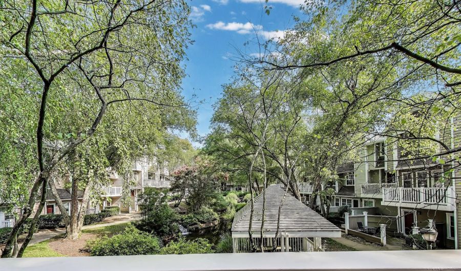 5821 INMAN PARK Cir 400, Rockville, MD 20852 - 2 Beds, 2 Bath