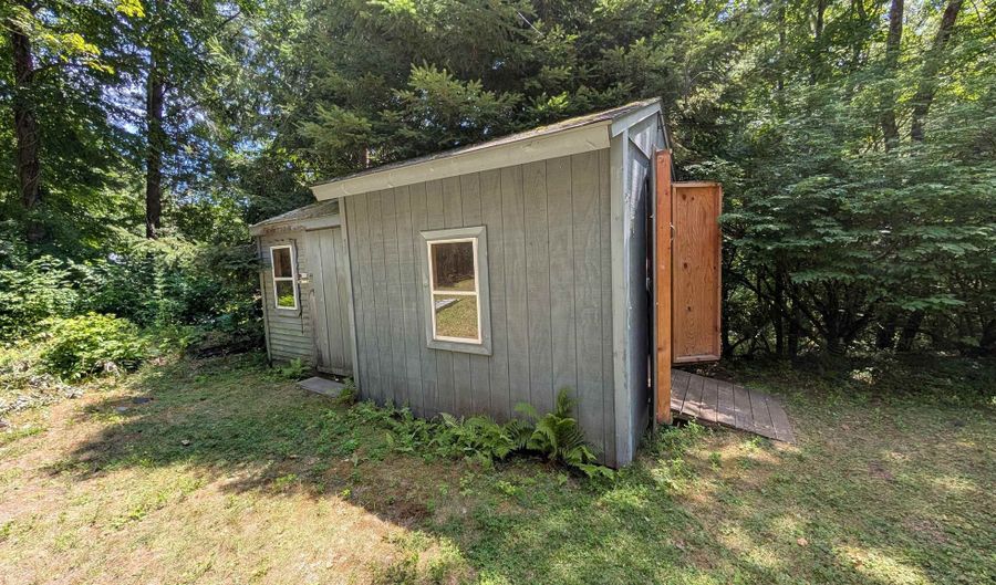 21 Hunter Ln, Barrington, NH 03825 - 4 Beds, 2 Bath