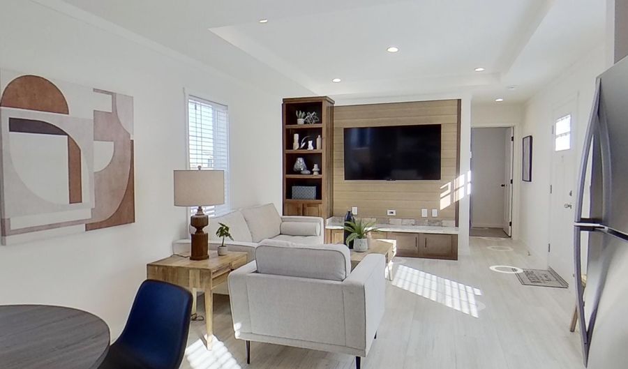 14 Reid Cir, Bethlehem, NH 03574 - 2 Beds, 2 Bath