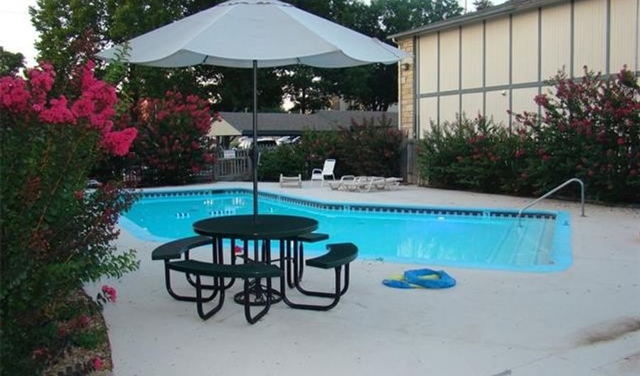 5243 Nowata Rd I-202, Bartlesville, OK 74006 - 1 Beds, 2 Bath