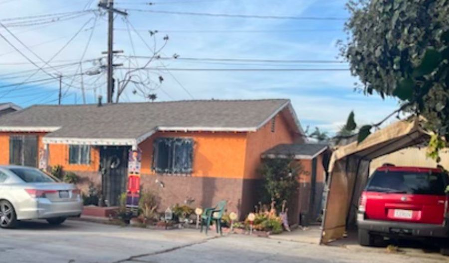 201 W Raymond St, Compton, CA 90220 - 5 Beds, 3 Bath