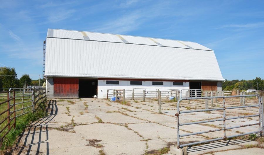 6738 State Route 7, Andover, OH 44003 - 4 Beds, 2 Bath