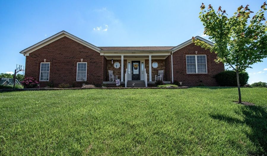 107 Woodhill Rd, Bardstown, KY 40004 - 3 Beds, 4 Bath
