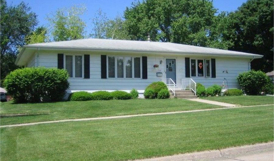 702 Peterson St, Alta, IA 51002 - 2 Beds, 2 Bath