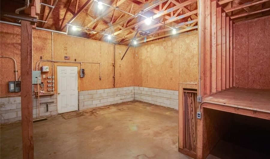 2317 Washington Ave, Alton, IL 62002 - 2 Beds, 2 Bath